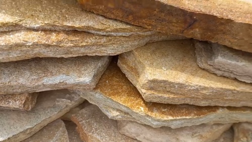 Плитняк златолит жёлтый золотистый для отмостки купить в Лангепасе