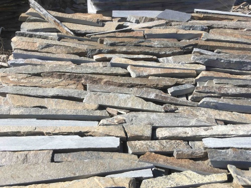 Горбушка златолит мультиколор для облицовки купить в Лангепасе