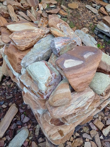 Златолит жёлтый, жёлто-зелёный глыбки и валуны для ланшафтного дизайна купить в Лангепасе