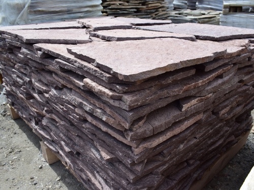 Плитняк лемезит бордовый для облицовки цоколя 20-25 мм  купить в Лангепасе