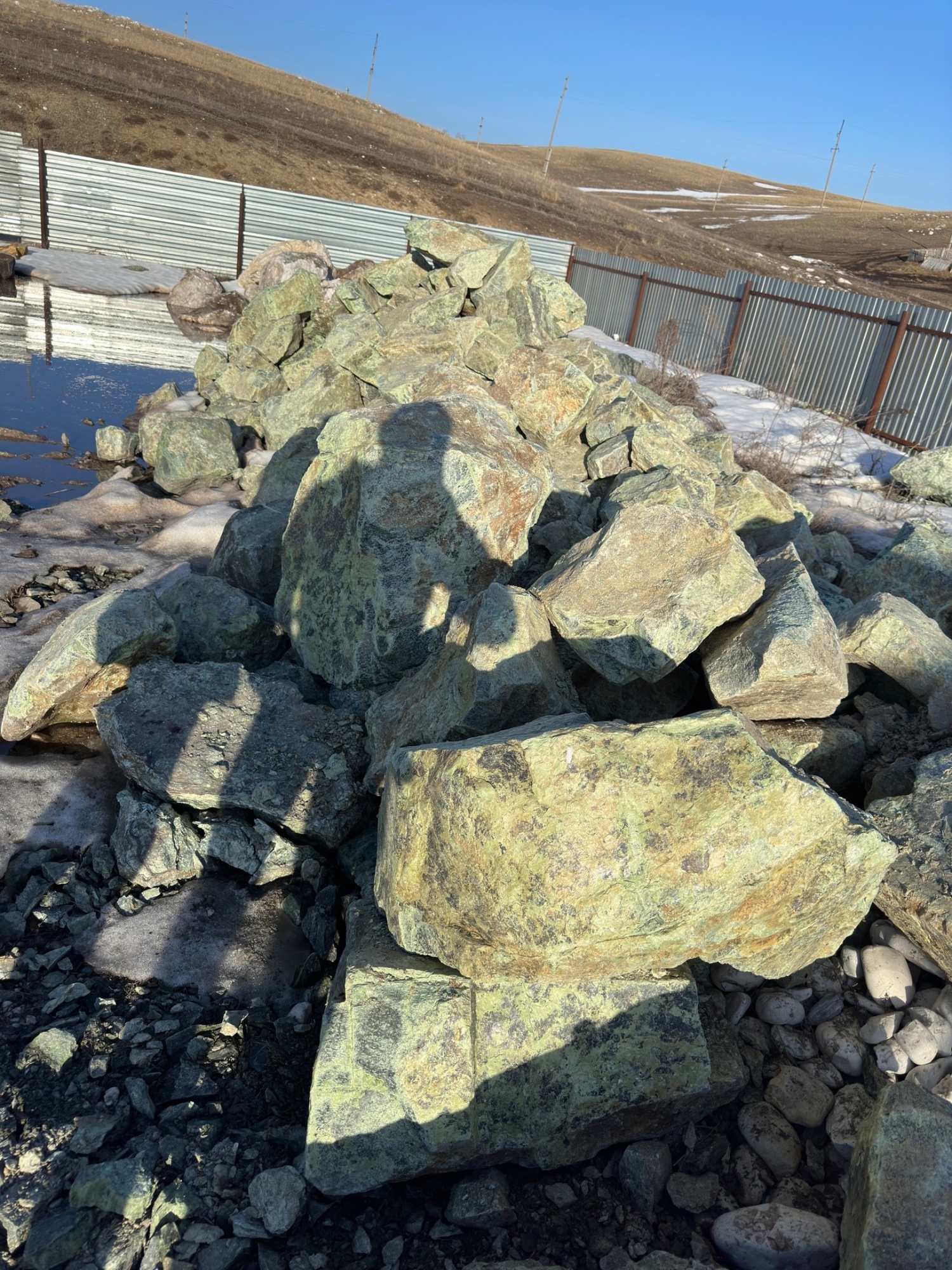 Камни для ландшафтного дизайна зелёные 10-60 килограмм купить в Лангепасе