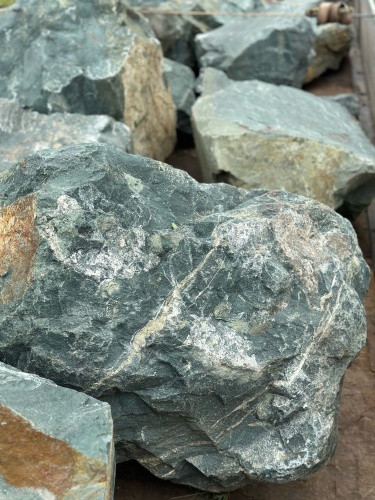 Камни для ландшафтного дизайна зелёные 10-60 килограмм купить в Лангепасе