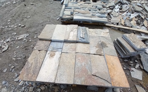 Плитка пилёная златолит Уральский для цоколя, отмостки купить в Лангепасе