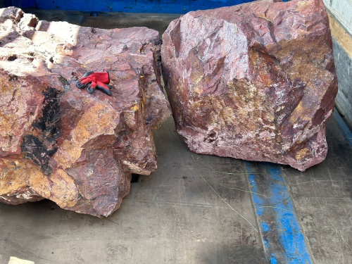 Ландшафтные глыбы красно-фиолетовые 200-1000 килограмм купить в Лангепасе