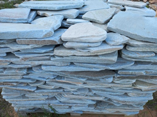 Плитняк златолит зелёный галтованный для цоколя купить в Лангепасе