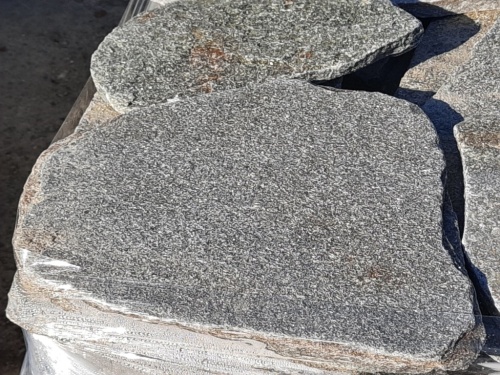 Златолит серебристый галтованный для лестниц купить в Лангепасе