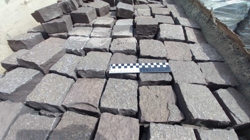 Лемезит колотая брусчатка 10 * 10 см. для парковки купить в Лангепасе