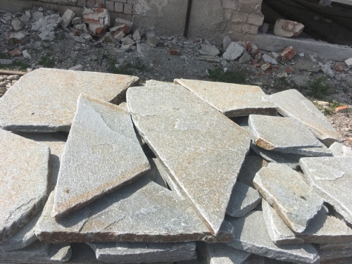 Златолит серебристый галтованный для лестниц купить в Лангепасе