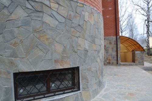 Плитняк златолит Уральский для цоколя, отмостки купить в Лангепасе